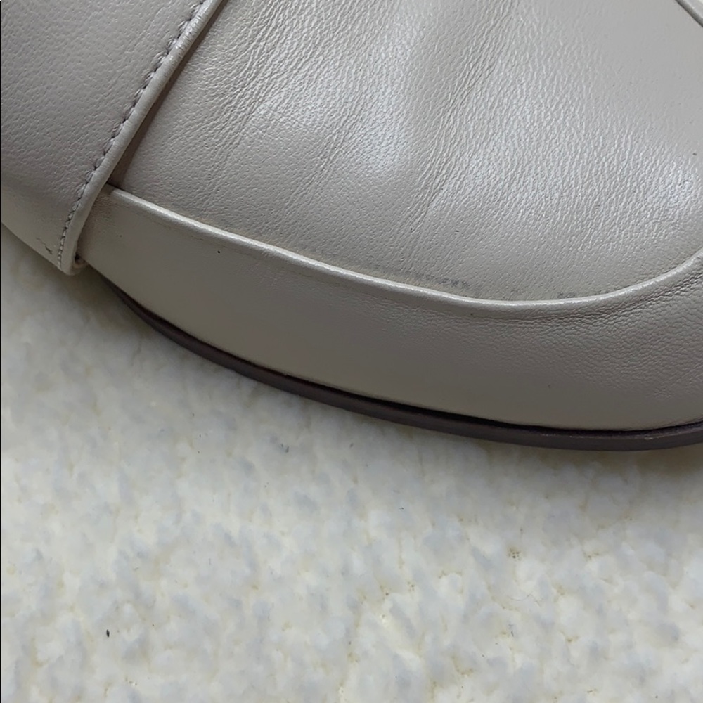 Essex Lane cream leather shoes with gold buckle - Picture 5 of 14